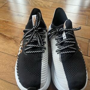 Hoka Carbon X3 Black and White Running Shoes women’s 6.5